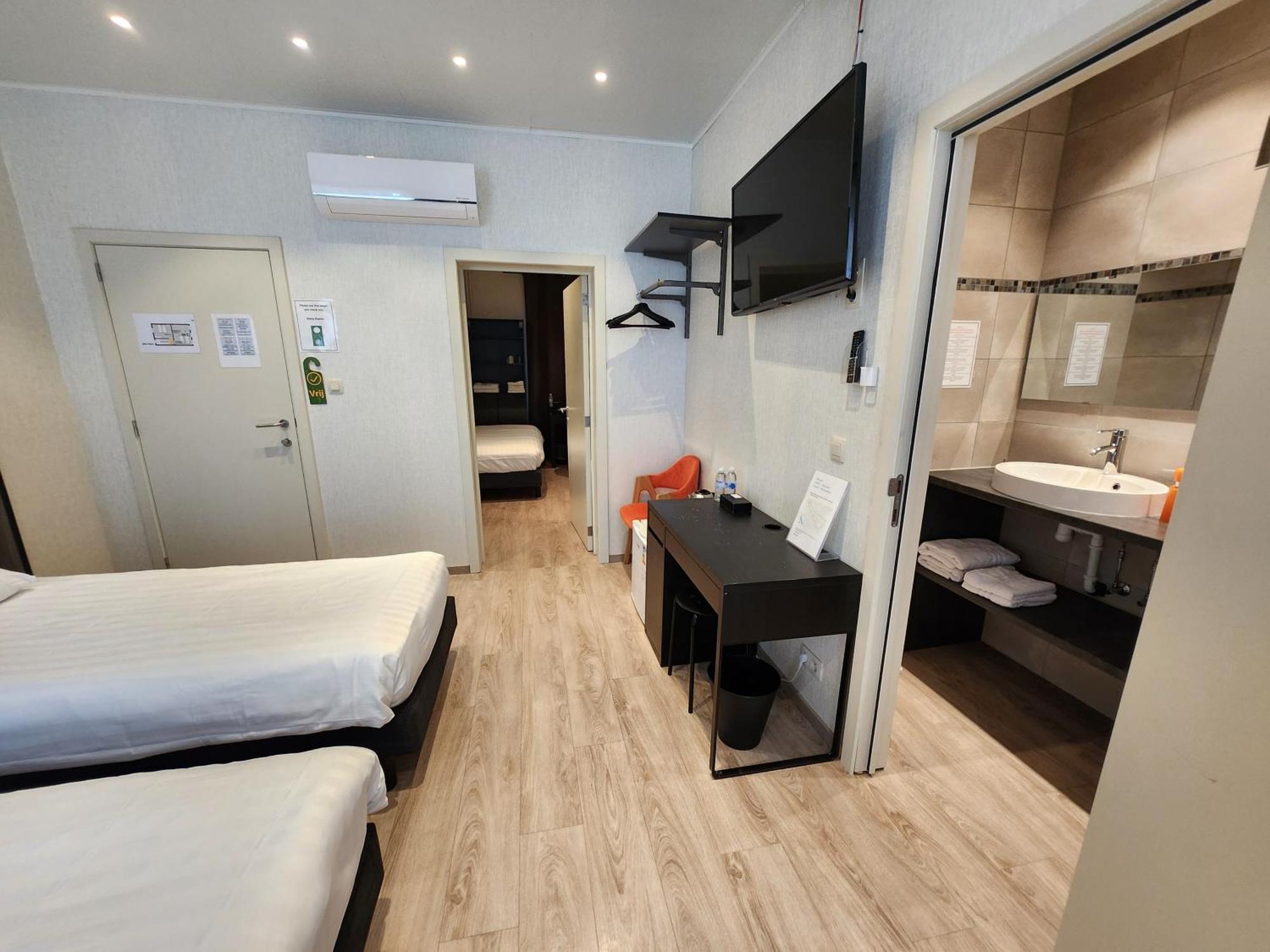 - Guest house
