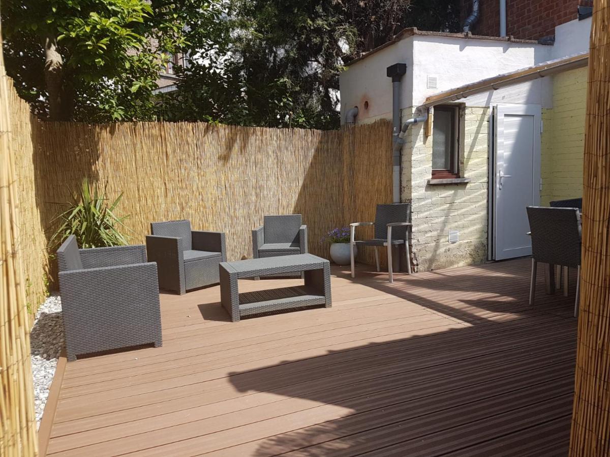 - Guest house